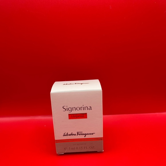 Salvatore Ferragamo Signorina Eleganza Perfume - Picture 3 of 3
